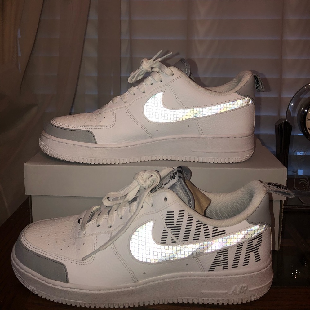 Nike Air Force 1 LV8 2